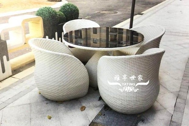 隐藏式户外餐桌椅YT-0128 应用效果展示