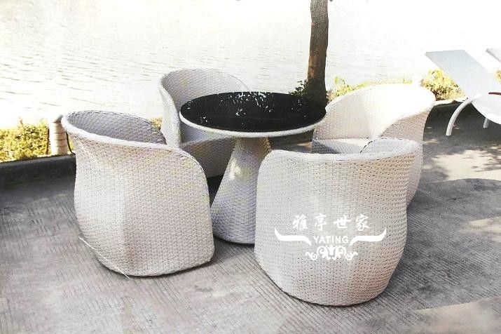 隐藏式户外餐桌椅YT-0128 应用效果展示